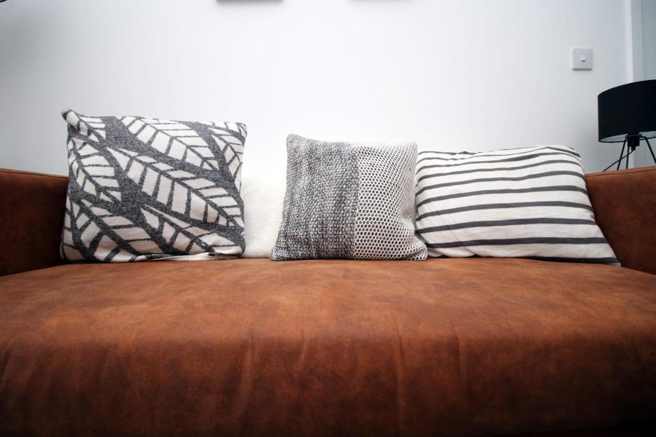 Beachview By Mia Living Close To Beach, Free Parking, Modern 2 Bedroom Apartment Barry Ngoại thất bức ảnh