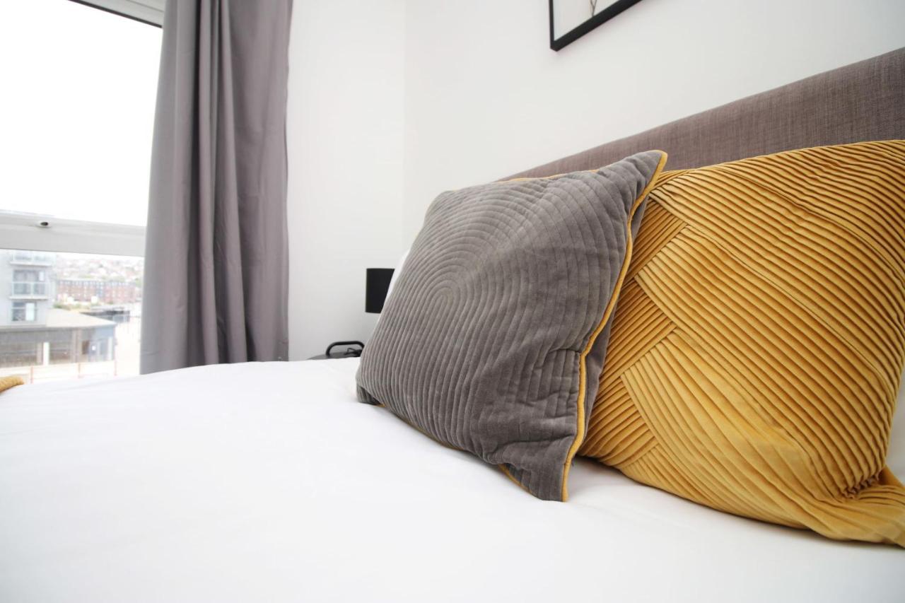 Beachview By Mia Living Close To Beach, Free Parking, Modern 2 Bedroom Apartment Barry Ngoại thất bức ảnh